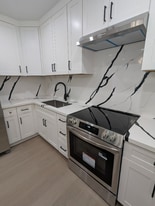 11030 Moorpark St in Los Angeles, CA - Building Photo