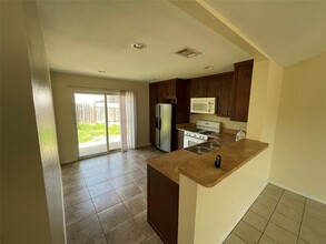 1938 Nicole Cir in Round Rock, TX - Foto de edificio - Building Photo