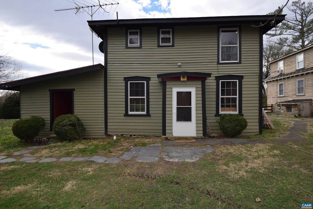 2044 Wilmington Rd in Palmyra, VA - Building Photo