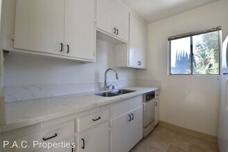 11204 Peach Grove St in Los Angeles, CA - Building Photo - Building Photo