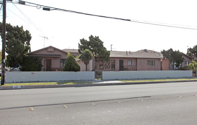 6900 Wilcox Ave in Bell, CA - Foto de edificio - Building Photo