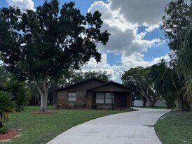 1423 Chloe Terrace in Sebring, FL - Building Photo