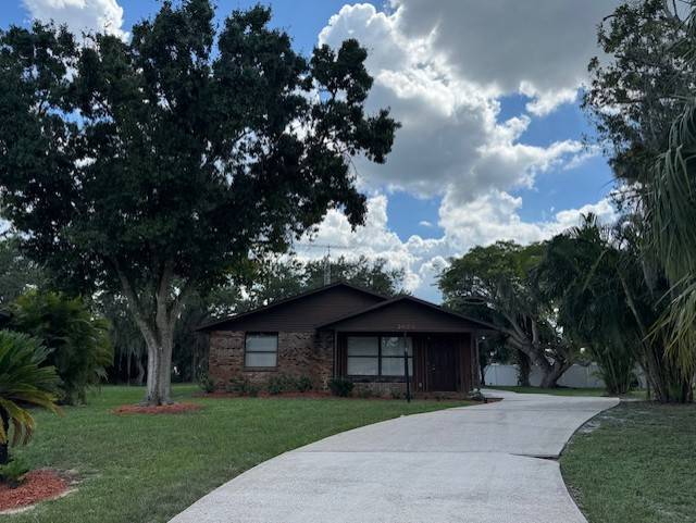 1423 Chloe Terrace in Sebring, FL - Building Photo