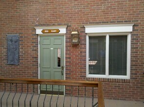 300 W Broome St in Lagrange, GA - Foto de edificio - Building Photo