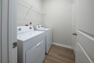 15434 Maple Ter Dr in Conroe, TX - Building Photo - Building Photo