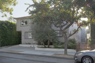 920 N Sweetzer Ave in West Hollywood, CA - Building Photo - Building Photo