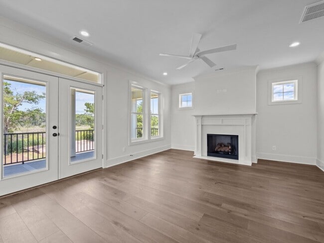 609 Cannonsgate Dr in Newport, NC - Building Photo - Building Photo