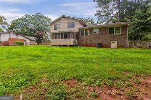 4722 Kenneth Dr SW in Lilburn, GA - Building Photo