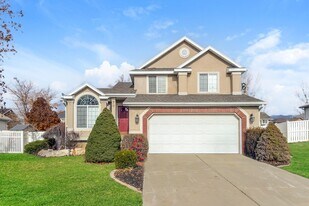 79 1720 N in Layton, UT - Building Photo