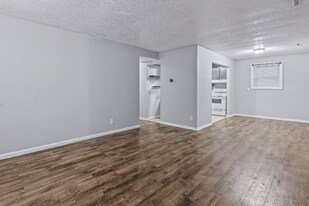 600 S Missouri Ave in Sedalia, MO - Building Photo