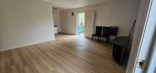 411 E Santa Fe Ave, Unit 411 in Pittsburg, CA - Foto de edificio - Building Photo