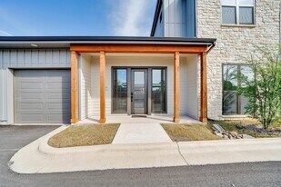 1601 Mustang Dr in Marble Falls, TX - Building Photo