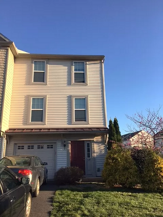 118 Cambridge Ln in Bellefonte, PA - Building Photo