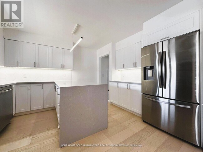 36 Queen St in Barrie, ON - Building Photo - Building Photo