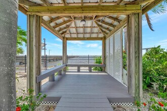 611 Destiny Dr in Ruskin, FL - Building Photo - Building Photo