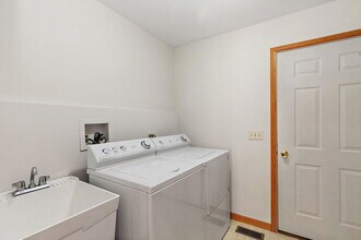 1000 Ruth Ct in Marengo, IL - Building Photo - Building Photo