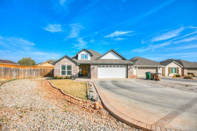 property at 5920 Southampton Pl