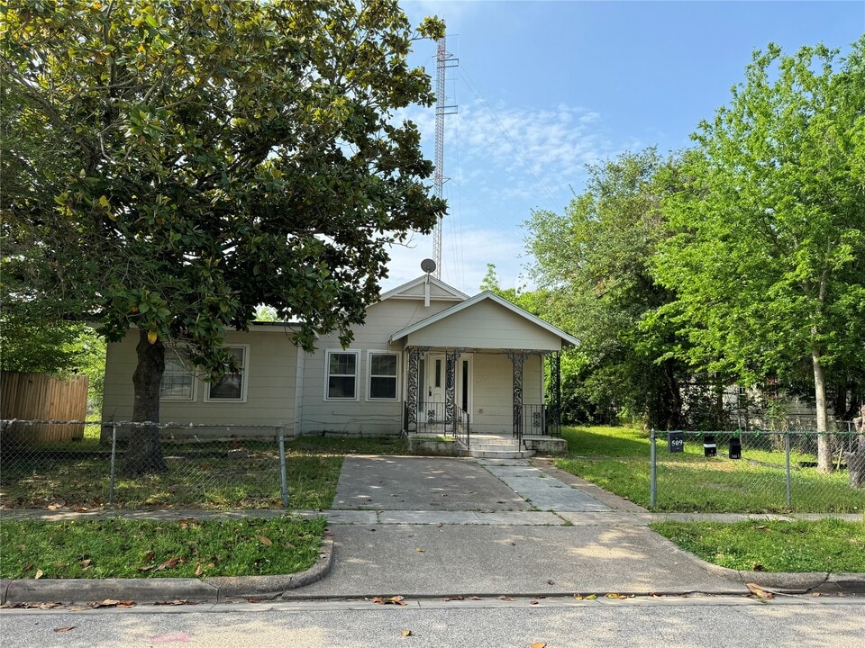 509 Stimpson St in Baytown, TX - Building Photo