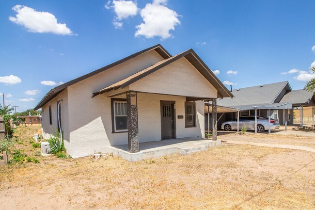 315 S 13th St in Slaton, TX - Foto de edificio - Building Photo