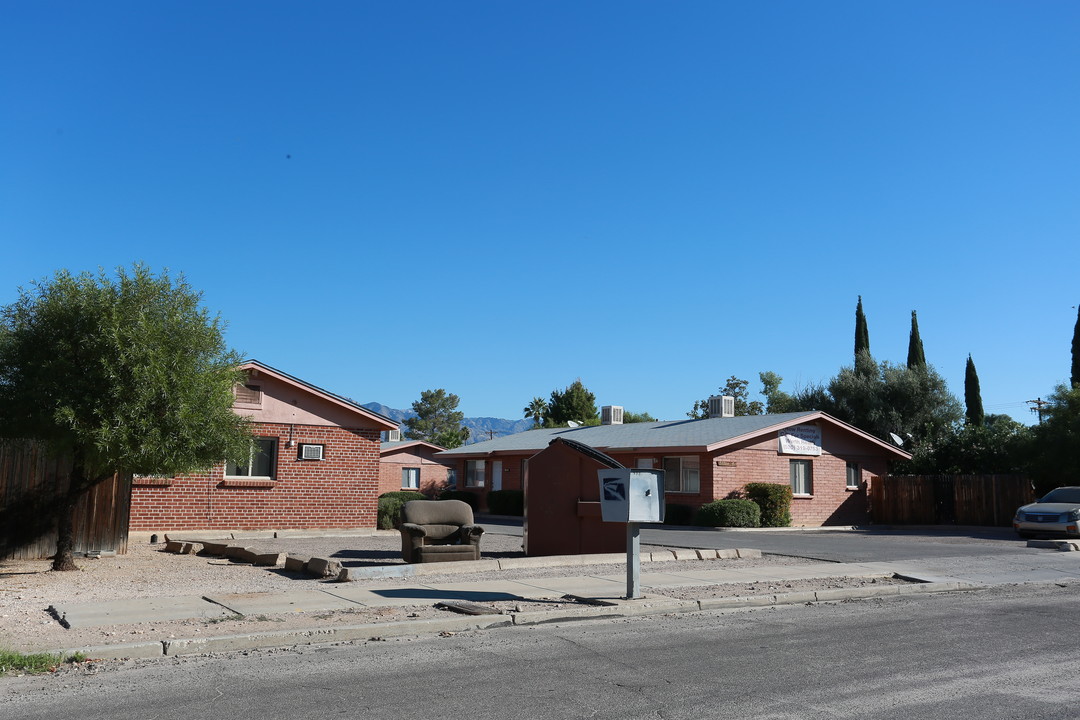 3635-3655 E Bellevue in Tucson, AZ - Building Photo