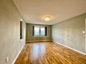8828 Sheppard Av E in Toronto, ON - Building Photo - Building Photo