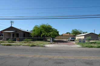 19 W Veterans Blvd in Tucson, AZ - Building Photo - Building Photo