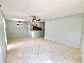 1821 Fairview Villas Dr in West Palm Beach, FL - Building Photo - Building Photo