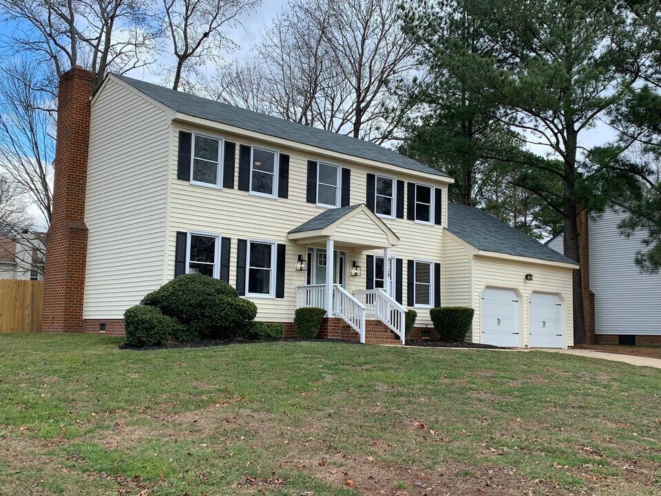 4728 Longmont Rd in Virginia Beach, VA - Building Photo