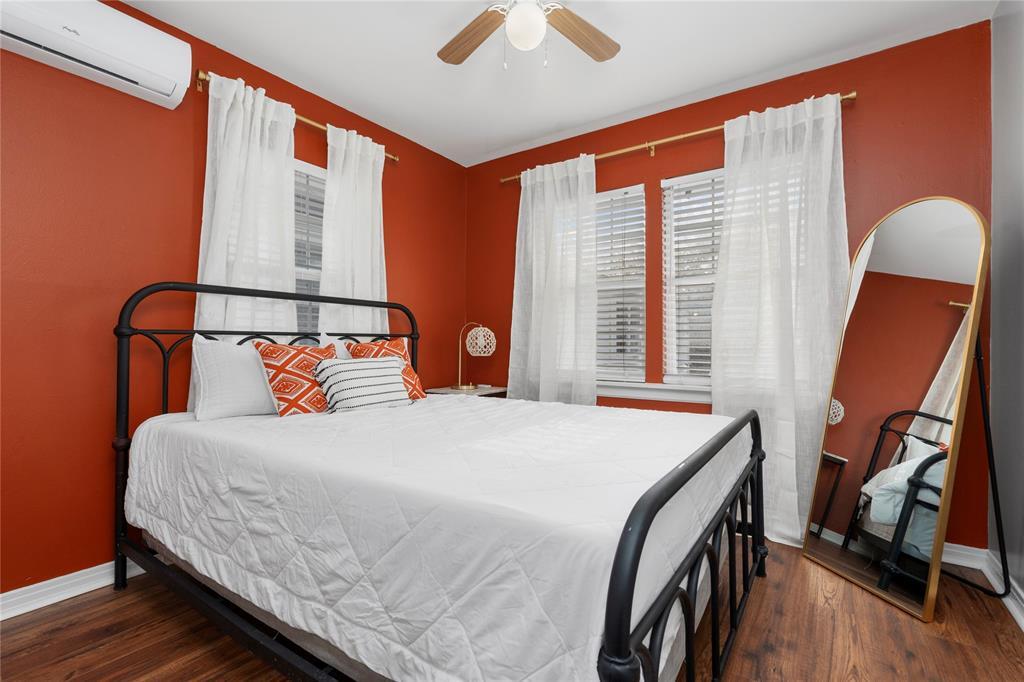 2409 Bastrop St Photo