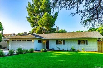 332 E Deodar St in Ontario, CA - Foto de edificio - Building Photo