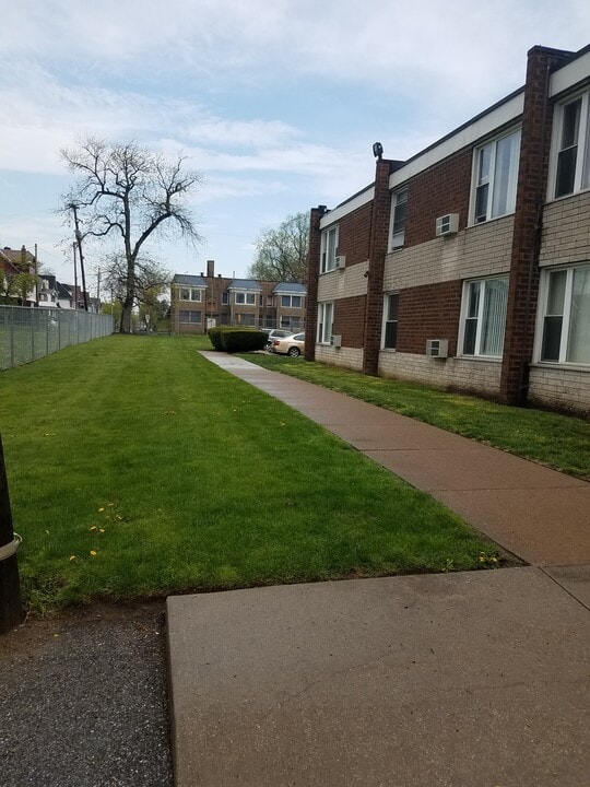 Pentecostal Apartments in Cleveland, OH - Building Photo