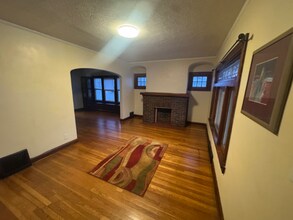 7414 Marlborough Ave in Parma, OH - Foto de edificio - Building Photo