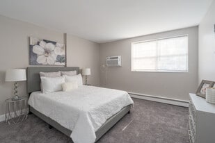 Union Grove Apartments in Barrington, NJ - Building Photo