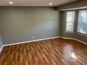 63 Sandhurst Rd in Mundelein, IL - Building Photo - Building Photo