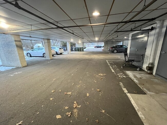 295 W Wyoming Ave, Unit 2 in Stoneham, MA - Building Photo - Building Photo