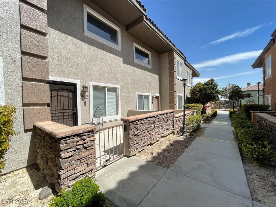 10519 Hedge View Ave in Las Vegas, NV - Building Photo