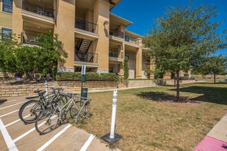 Crest Round Rock in Round Rock, TX - Foto de edificio - Building Photo