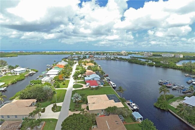 211 6th St in Bonita Springs, FL - Building Photo - Building Photo