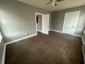 652 Adams Ave, Unit Apartment 3 in Huntington, WV - Foto de edificio - Building Photo