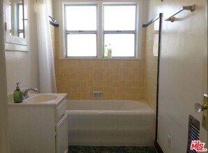 1320 N Harvard Blvd-Unit -1316 in Los Angeles, CA - Building Photo - Building Photo