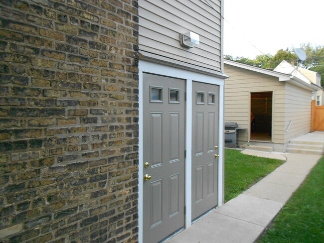 4431 N Springfield Ave in Chicago, IL - Building Photo - Building Photo