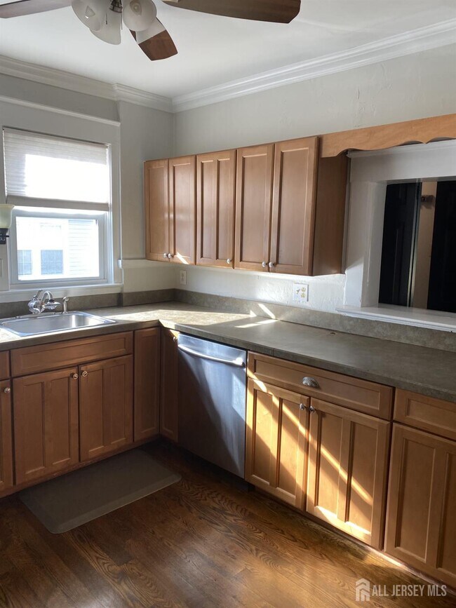 645 Kimball Ave in Westfield, NJ - Building Photo - Building Photo