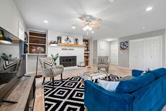 15 Churchill Dr in Bella Vista, AR - Building Photo - Building Photo