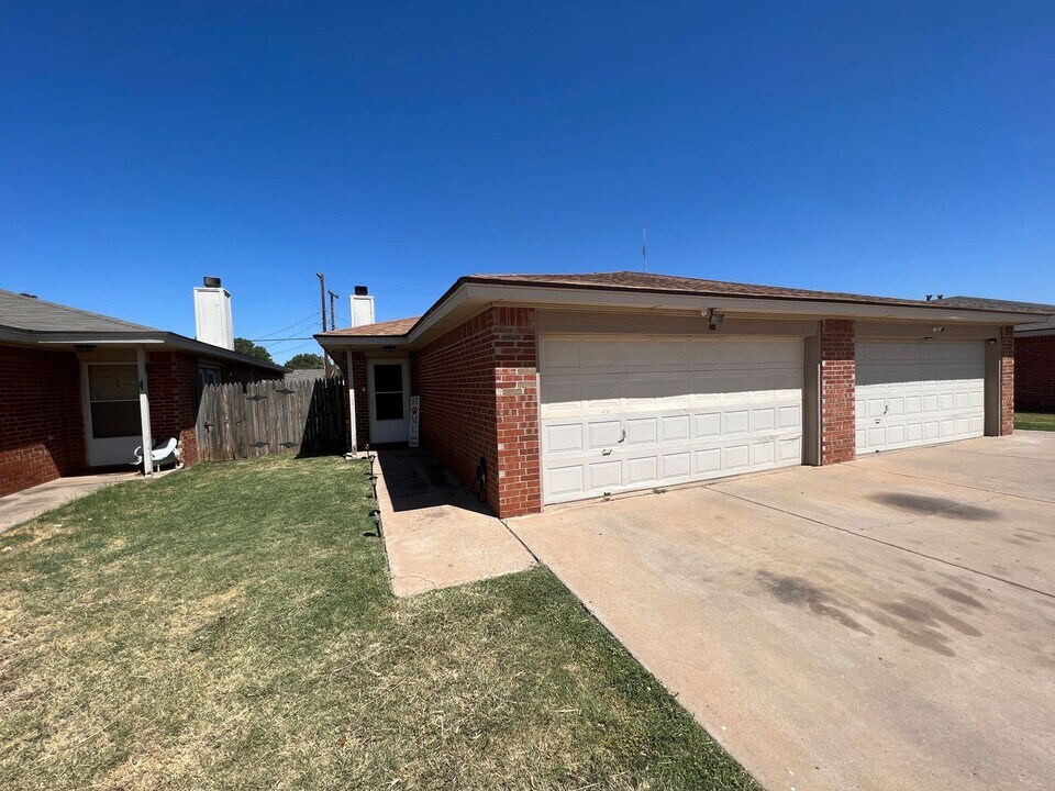 2612 81st St in Lubbock, TX - Building Photo