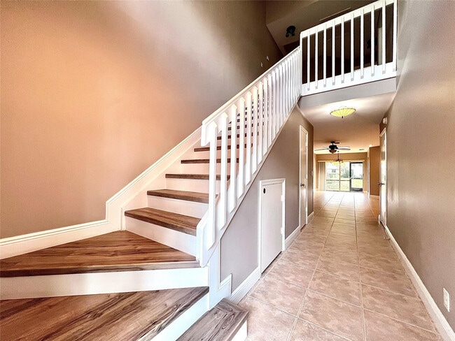 property at 2246 Discovery Cir W