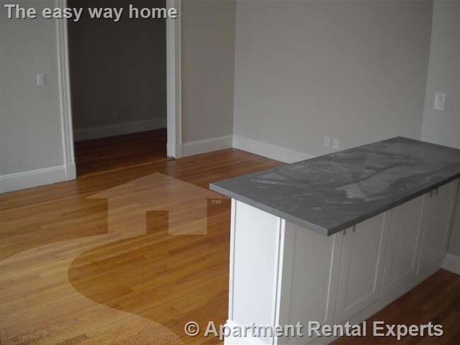 170 Maple St, Unit #310 in Malden, MA - Building Photo - Building Photo