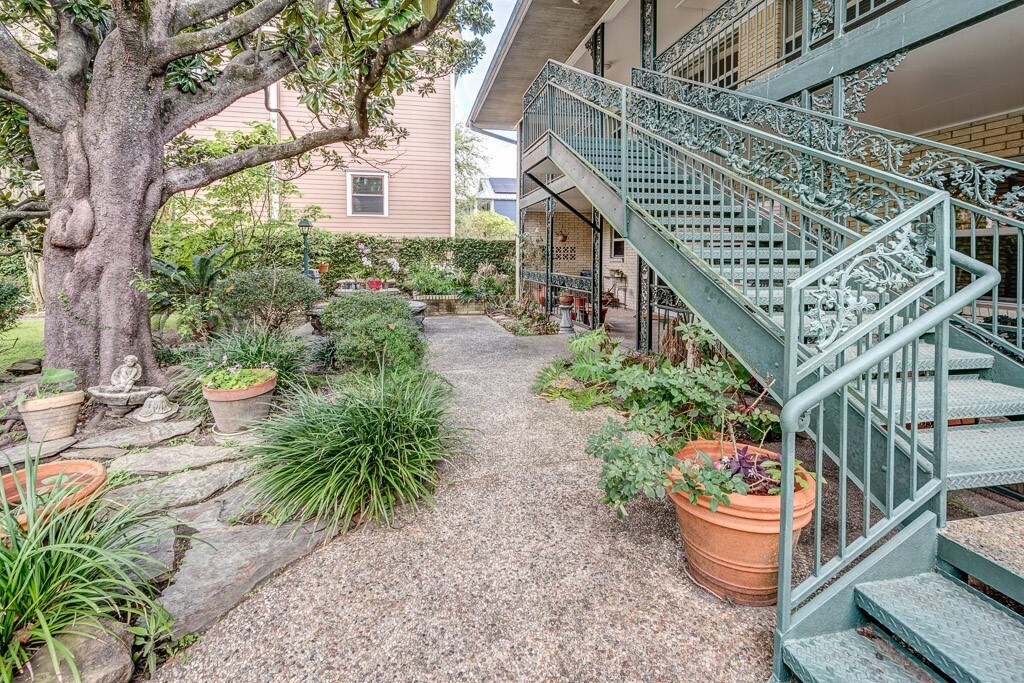 1324 Cortlandt St in Houston, TX - Building Photo