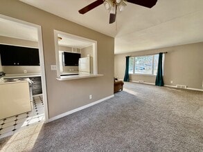 1306 2nd Ave SW in Waverly, IA - Building Photo - Building Photo