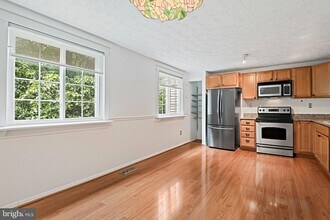 1646 Barnstead Dr in Reston, VA - Building Photo - Building Photo