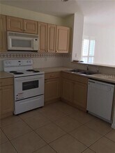 11729 Crest Creek Dr in Riverview, FL - Building Photo - Building Photo